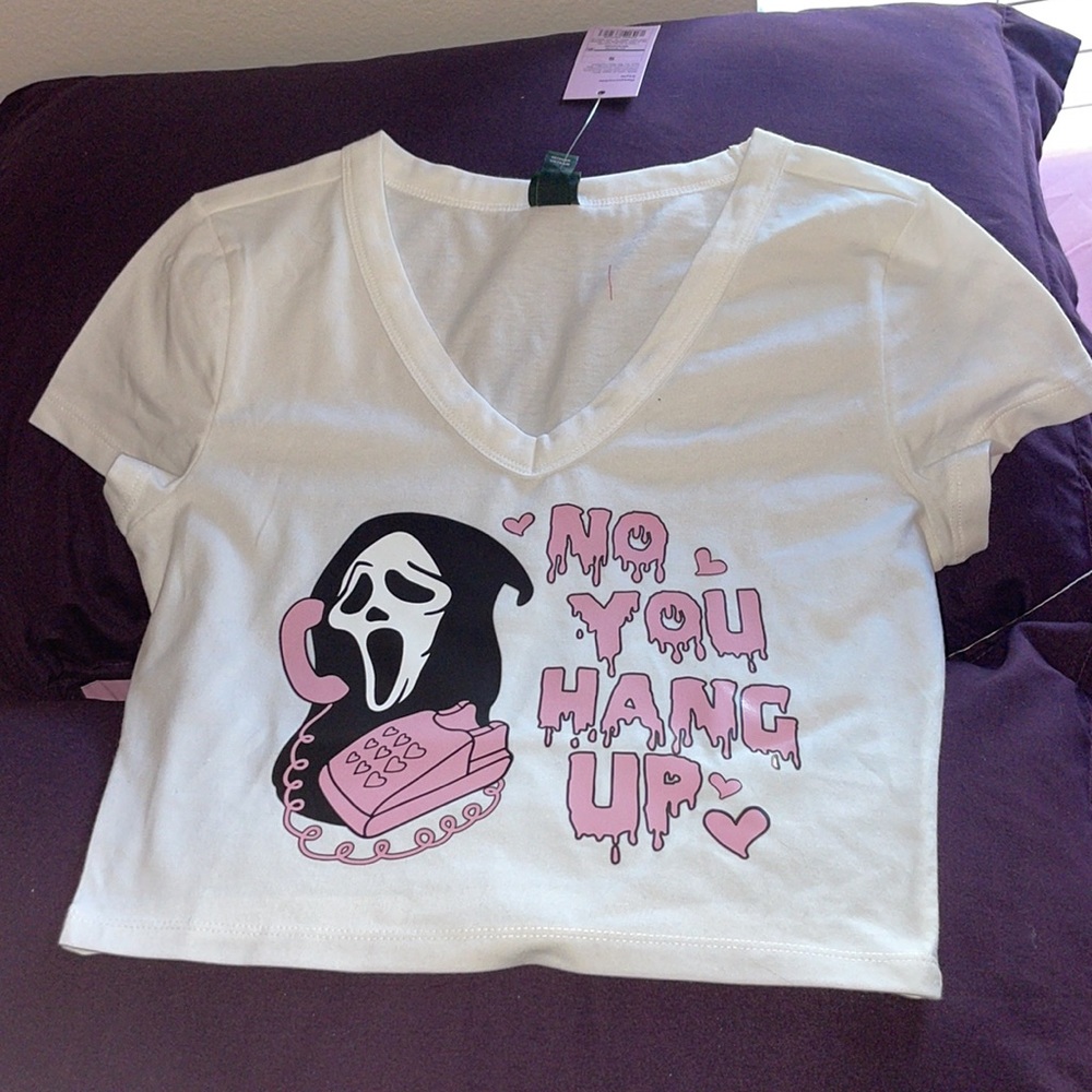 Vneck short sleeve crop top